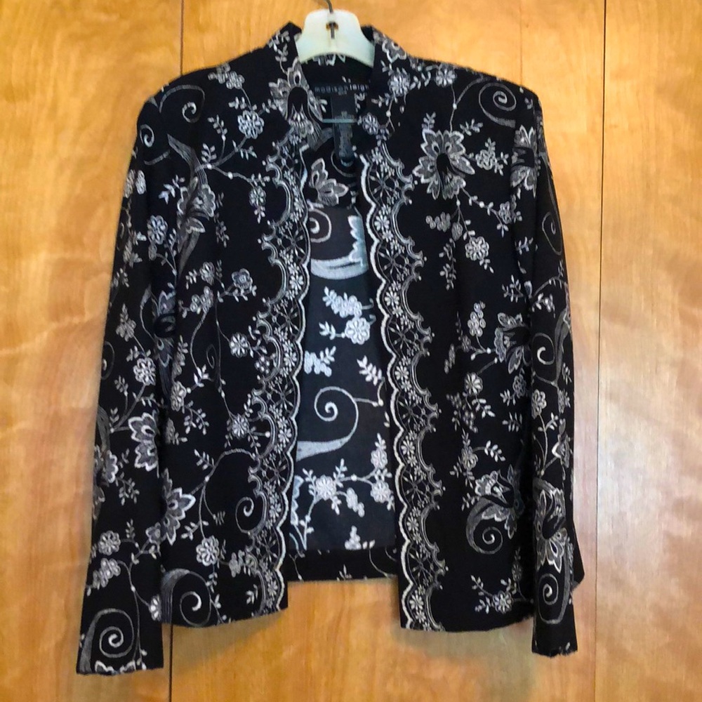 Black & white lacy print scalloped edge jacket